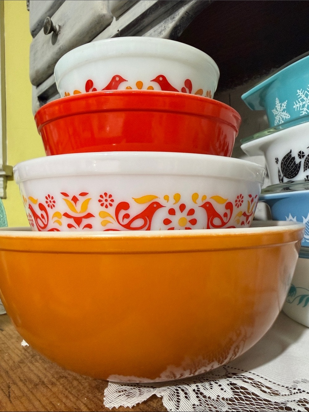 Vintage friendship birds 401-404 mixing bowl set